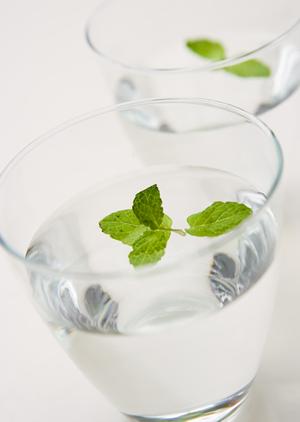 女性一人でも入りやすいホストクラブ